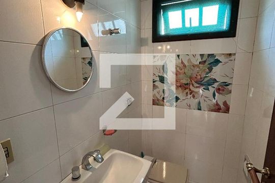 Lavabo de casa à venda com 3 quartos, 250m² em Vila Romana, São Paulo