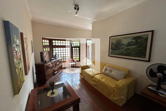 Sala de casa à venda com 3 quartos, 250m² em Vila Romana, São Paulo