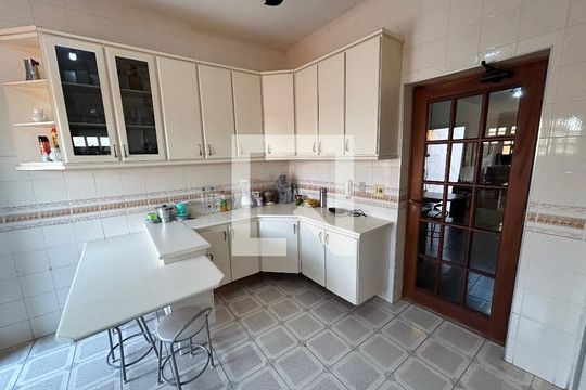 Cozinha de casa à venda com 3 quartos, 250m² em Vila Romana, São Paulo