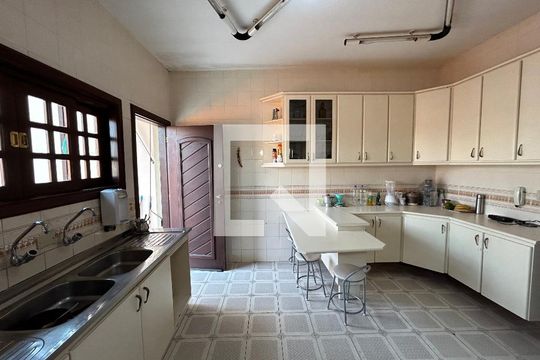 Cozinha de casa à venda com 3 quartos, 250m² em Vila Romana, São Paulo