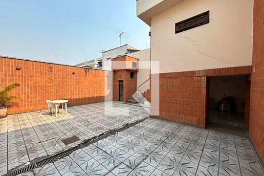 Quintal de casa à venda com 3 quartos, 250m² em Vila Romana, São Paulo