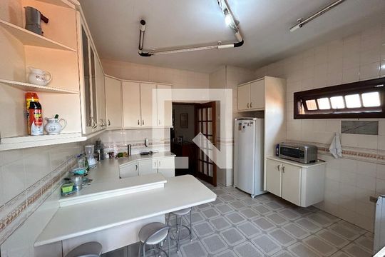 Cozinha de casa à venda com 3 quartos, 250m² em Vila Romana, São Paulo