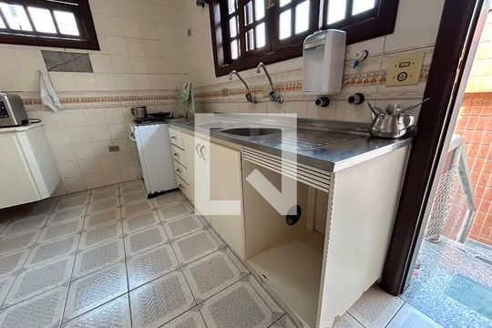 Cozinha de casa à venda com 3 quartos, 250m² em Vila Romana, São Paulo