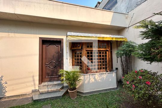 Frente de casa à venda com 3 quartos, 250m² em Vila Romana, São Paulo