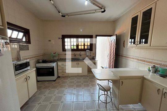 Cozinha de casa à venda com 3 quartos, 250m² em Vila Romana, São Paulo