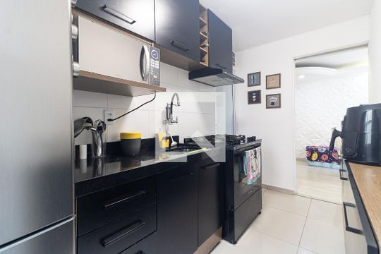 Cozinha de apartamento à venda com 2 quartos, 63m² em Jardim Santa Emília, São Paulo