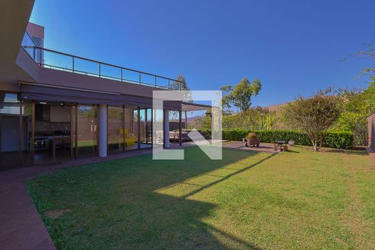 Jardim de casa de condomínio à venda com 4 quartos, 430m² em Alphaville Nova Lima, Nova Lima