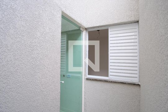 Área de serviço  de apartamento para alugar com 2 quartos, 40m² em Vila Carrão, São Paulo