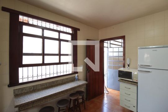 Cozinha de casa à venda com 5 quartos, 1000m² em Santa Amelia, Belo Horizonte