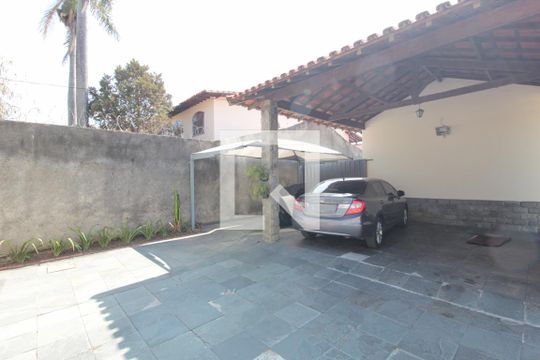 Garagem de casa à venda com 5 quartos, 1000m² em Santa Amelia, Belo Horizonte