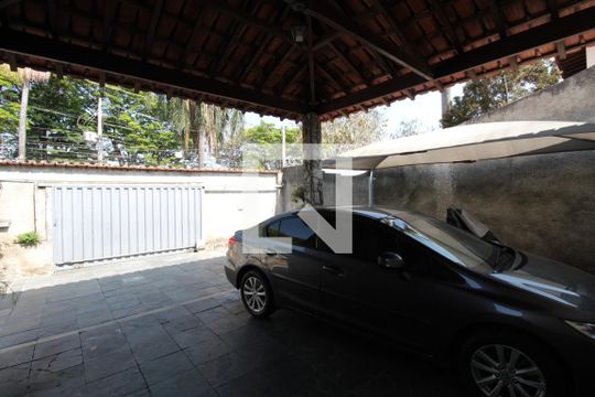 Garagem de casa à venda com 5 quartos, 1000m² em Santa Amelia, Belo Horizonte