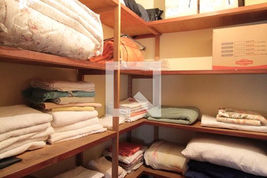 Roupeiro de casa à venda com 5 quartos, 1000m² em Santa Amelia, Belo Horizonte