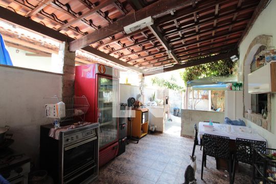 Area de Serviço de casa à venda com 3 quartos, 200m² em Serrano, Belo Horizonte