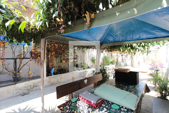 Garagem de casa à venda com 3 quartos, 200m² em Serrano, Belo Horizonte