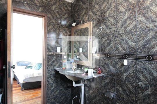 Banheiro da Suite de casa à venda com 3 quartos, 200m² em Serrano, Belo Horizonte