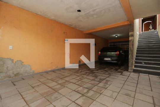 Garagem de casa para alugar com 3 quartos, 249m² em Jardim Primavera, São Paulo