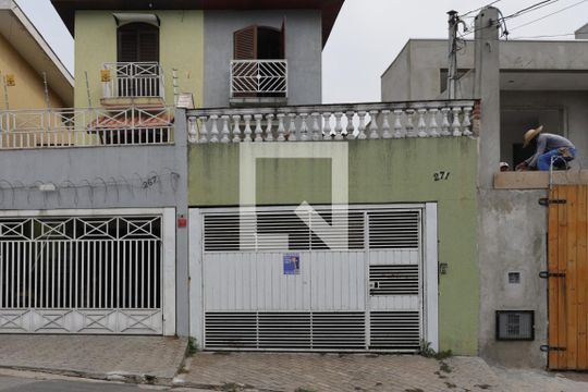 Fachada de casa para alugar com 3 quartos, 249m² em Jardim Primavera, São Paulo