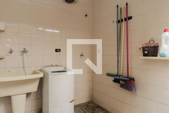 Área de serviço de casa para alugar com 3 quartos, 249m² em Jardim Primavera, São Paulo