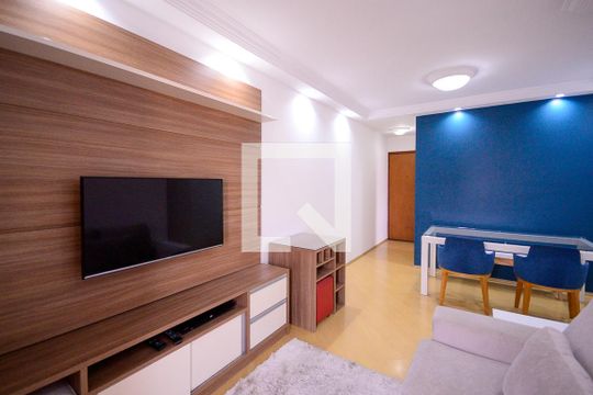 Sala  de apartamento para alugar com 3 quartos, 70m² em Vila Firmiano Pinto, São Paulo