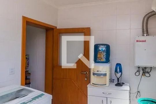 Lavanderia  de casa à venda com 3 quartos, 341m² em Cristo Rei, São Leopoldo