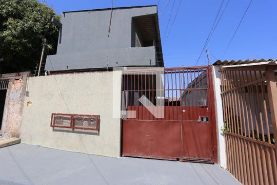 Fachada de casa para alugar com 1 quarto, 60m² em Conjunto 1, Brasília