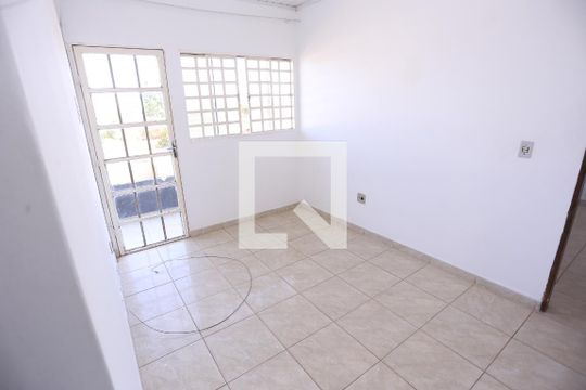 Sala de casa para alugar com 1 quarto, 60m² em Conjunto 1, Brasília