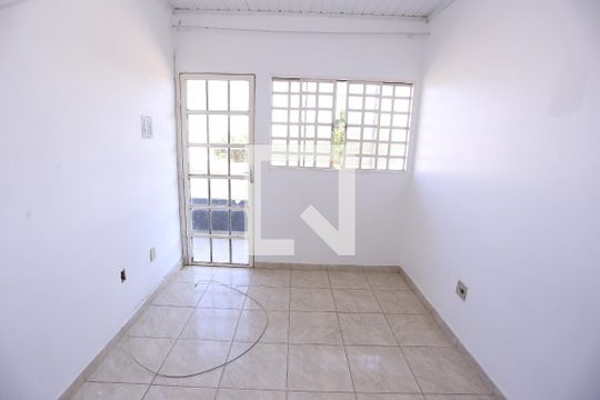 Casa para alugar com 1 quarto, 60m² em Conjunto 1, Brasília