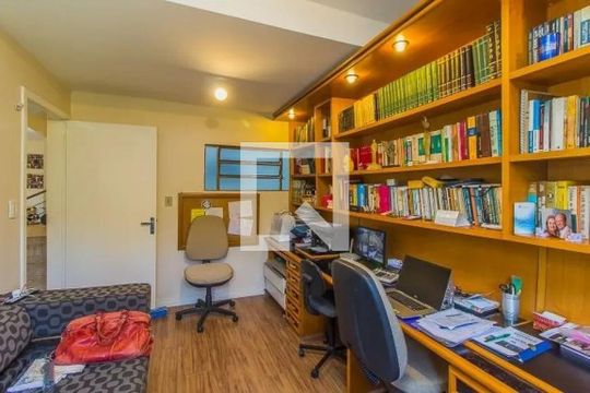 Quarto 1 de casa à venda com 3 quartos, 500m² em Cristo Rei, São Leopoldo