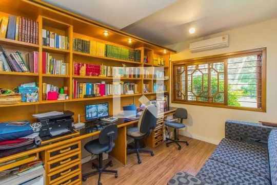 Quarto 1 de casa à venda com 3 quartos, 500m² em Cristo Rei, São Leopoldo
