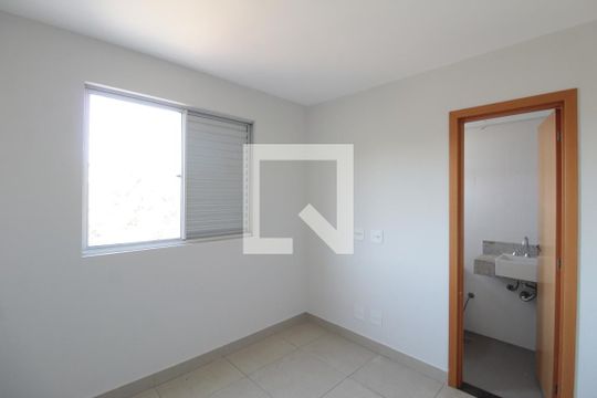Suite de apartamento à venda com 3 quartos, 80m² em Serrano, Belo Horizonte