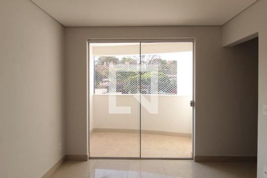 Sala de apartamento à venda com 3 quartos, 80m² em Serrano, Belo Horizonte