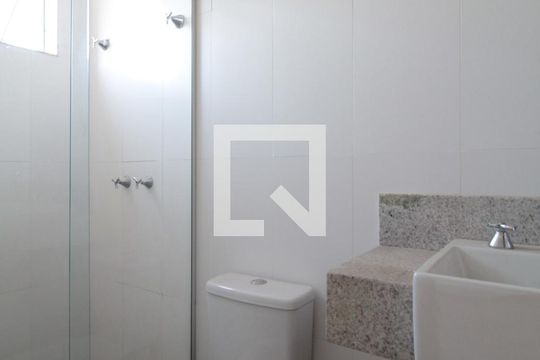 Banheiro da Suite de apartamento à venda com 3 quartos, 80m² em Serrano, Belo Horizonte