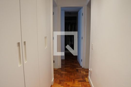 Corredor de apartamento à venda com 3 quartos, 127m² em Jardim Paulista, São Paulo