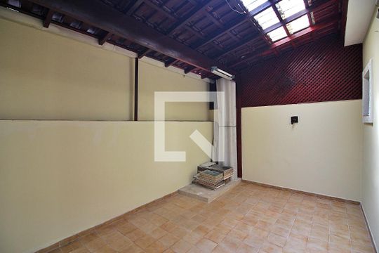 Quintal de casa para alugar com 3 quartos, 150m² em Jardim Brasilandia, São Bernardo do Campo