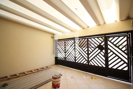 Garagem de casa para alugar com 3 quartos, 150m² em Jardim Brasilandia, São Bernardo do Campo