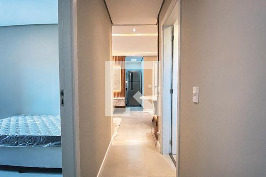Corredor de apartamento para alugar com 2 quartos, 44m² em Butantã, São Paulo