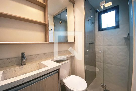 Banheiro de apartamento para alugar com 2 quartos, 44m² em Butantã, São Paulo