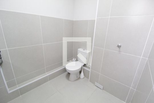 Banheiro do Quarto 2 de apartamento para alugar com 2 quartos, 60m² em Morumbi, Uberlândia