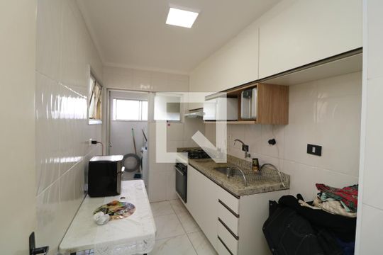Cozinha de apartamento à venda com 2 quartos, 54m² em Vila Antonieta, São Paulo