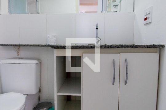 Banheiro Social de apartamento à venda com 2 quartos, 46m² em Jardim Paris, São Paulo