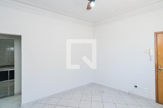 Sala de apartamento à venda com 2 quartos, 60m² em Olaria, Rio de Janeiro