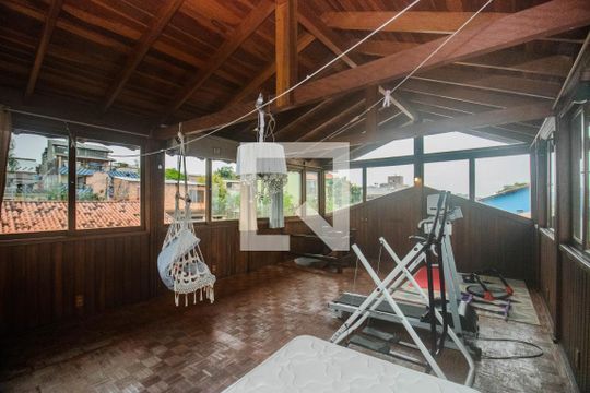 Sótão de casa à venda com 3 quartos, 234m² em Partenon, Porto Alegre