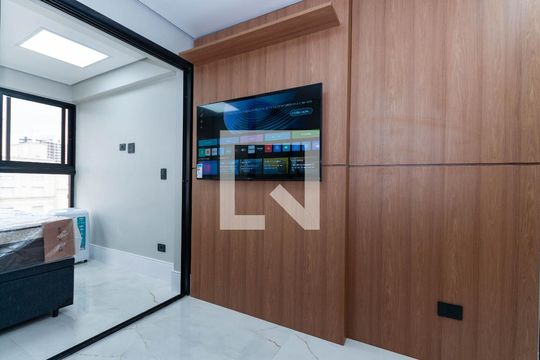 Sala de kitnet/studio para alugar com 1 quarto, 25m² em Pompeia, São Paulo