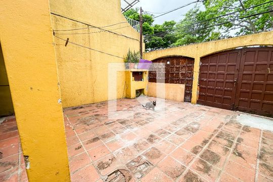 Garagem de casa à venda com 3 quartos, 226m² em Jardim Cruzeiro, São Paulo