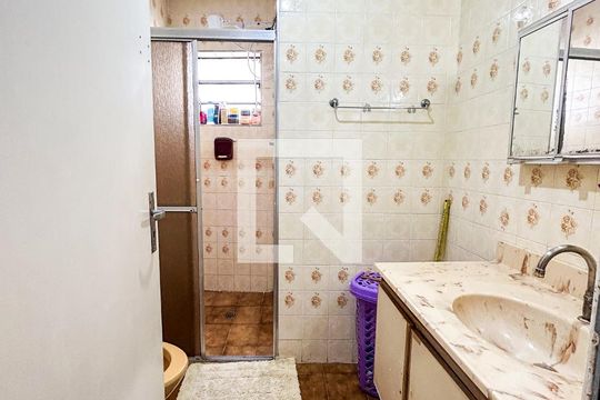 Banheiro de casa à venda com 3 quartos, 226m² em Jardim Cruzeiro, São Paulo