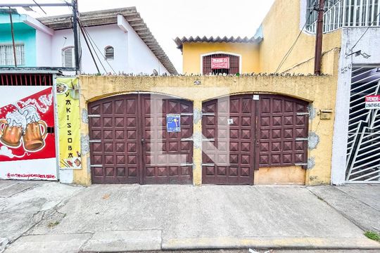 Fachada de casa à venda com 3 quartos, 226m² em Jardim Cruzeiro, São Paulo