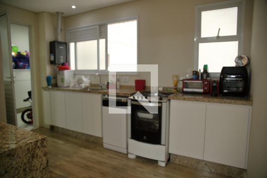 Cozinha de apartamento para alugar com 2 quartos, 108m² em Vila Lusitânia, São Bernardo do Campo