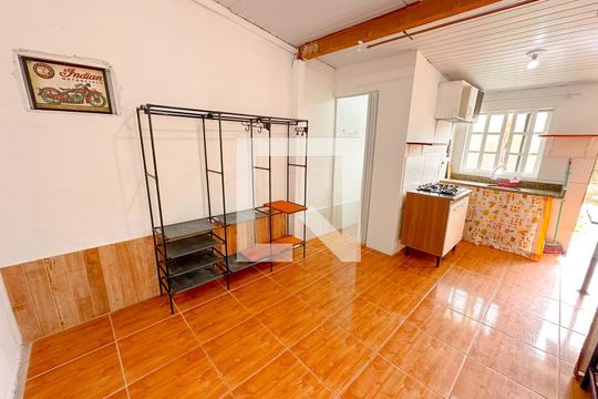 Sala/Quarto de kitnet/studio para alugar com 1 quarto, 30m² em Ingleses do Rio Vermelho, Florianópolis