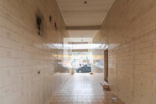 Garagem de casa à venda com 6 quartos, 350m² em Vila Elze, São Paulo