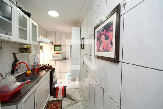 Cozinha de apartamento à venda com 2 quartos, 44m² em Jardim Cristal, São Paulo
